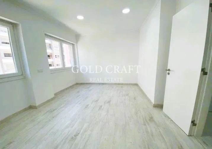 Apartamento T2 para Venda em Oeiras e São Julião da Barra, Paço de Arcos e Caxias Foto 3