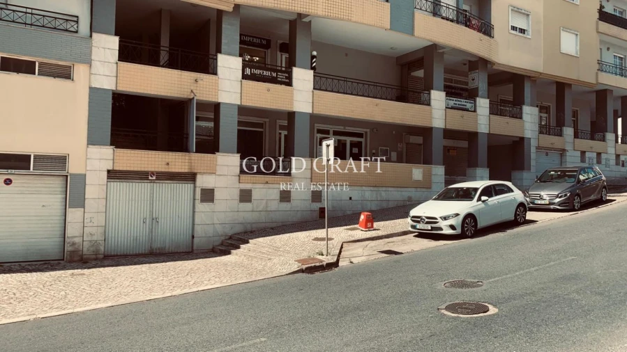 Loja para Arrendamento em Mina de Água Foto 13