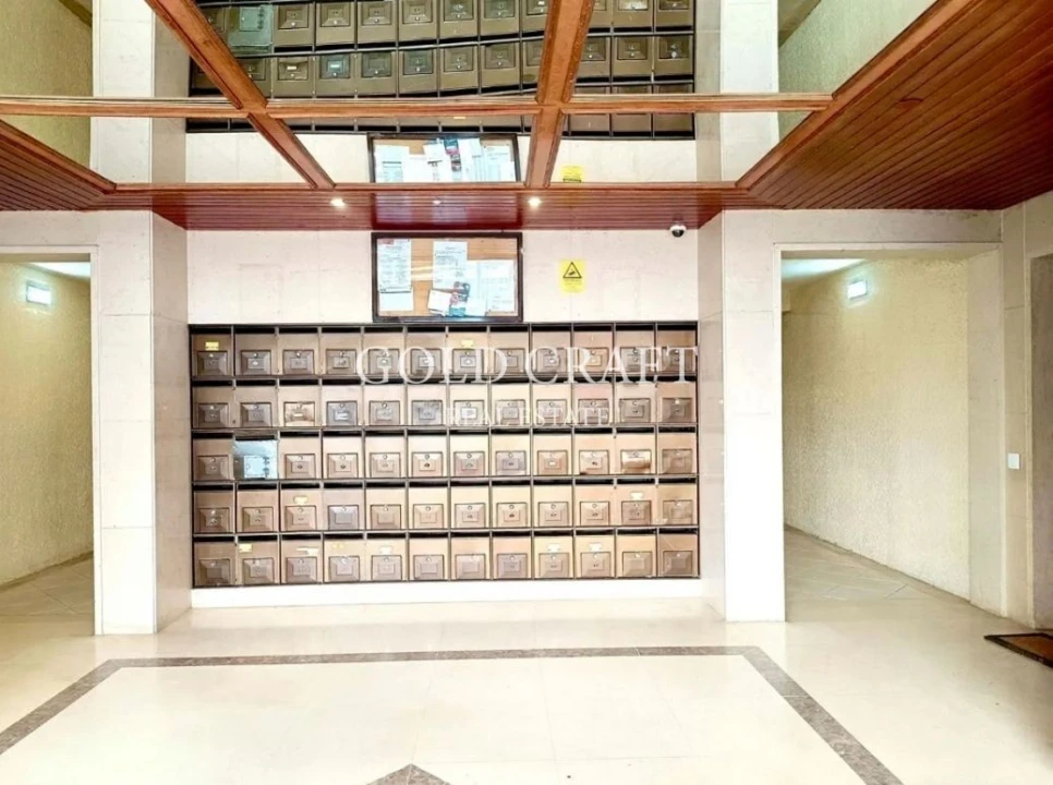 Apartamento T2 para Venda em Algueirão-Mem Martins Foto 17