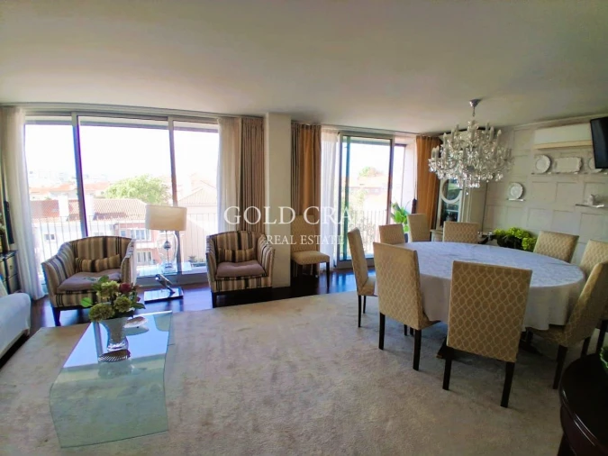 Apartamento T7 para Venda em Alvalade Foto 4