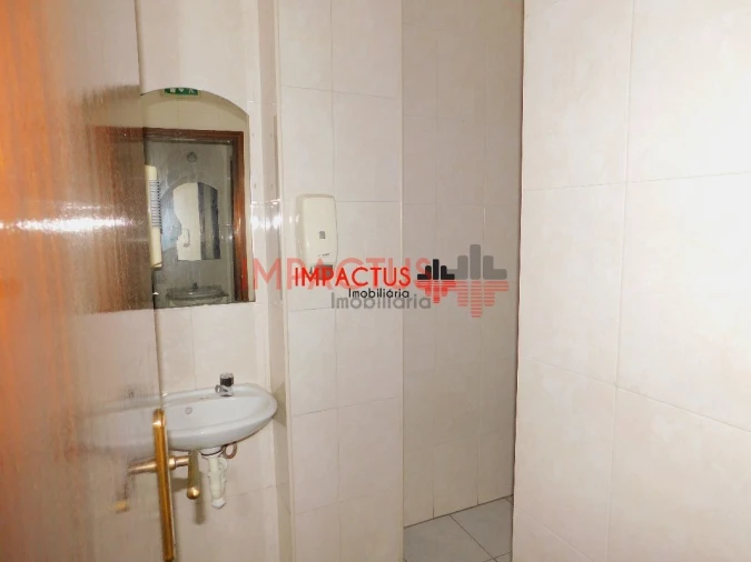 Loja para Venda em Coronado (São Romão e São Mamede) Foto 8