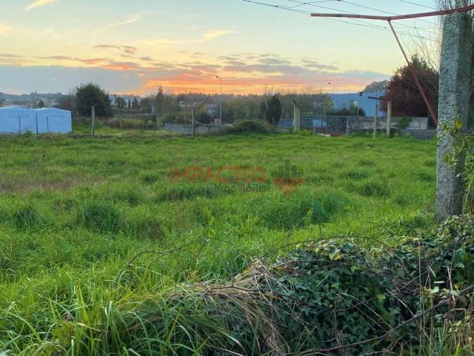 Terreno para Venda em Castêlo da Maia Foto 8