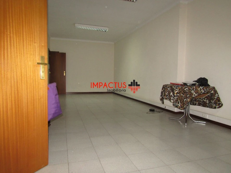 Moradia T2 para Venda em Castêlo da Maia Foto 6