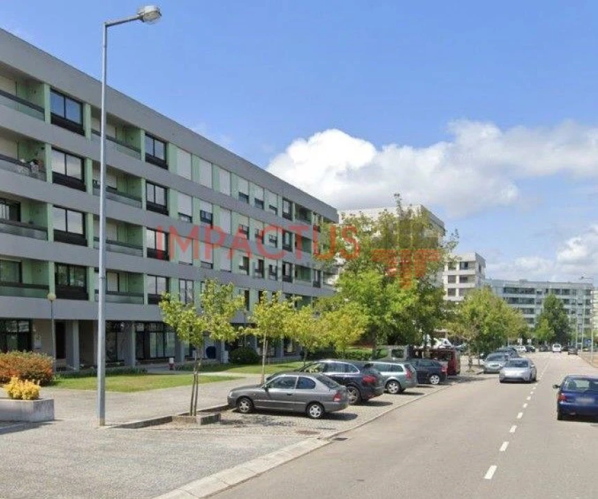 Loja para Venda em Castêlo da Maia Foto 1