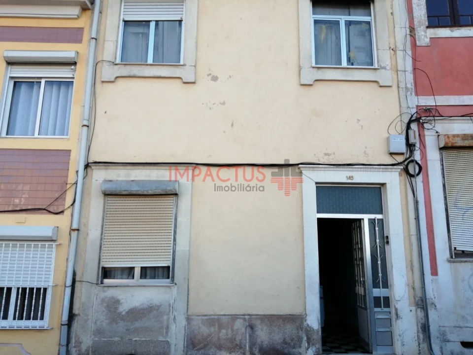 Moradia T3 para Venda em Campanhã Foto 1