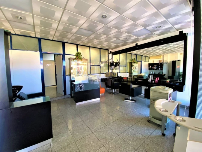 Loja para Arrendamento em Coronado (São Romão e São Mamede) Foto 9