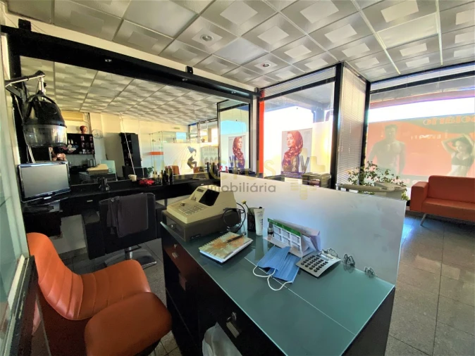 Loja para Arrendamento em Coronado (São Romão e São Mamede) Foto 4