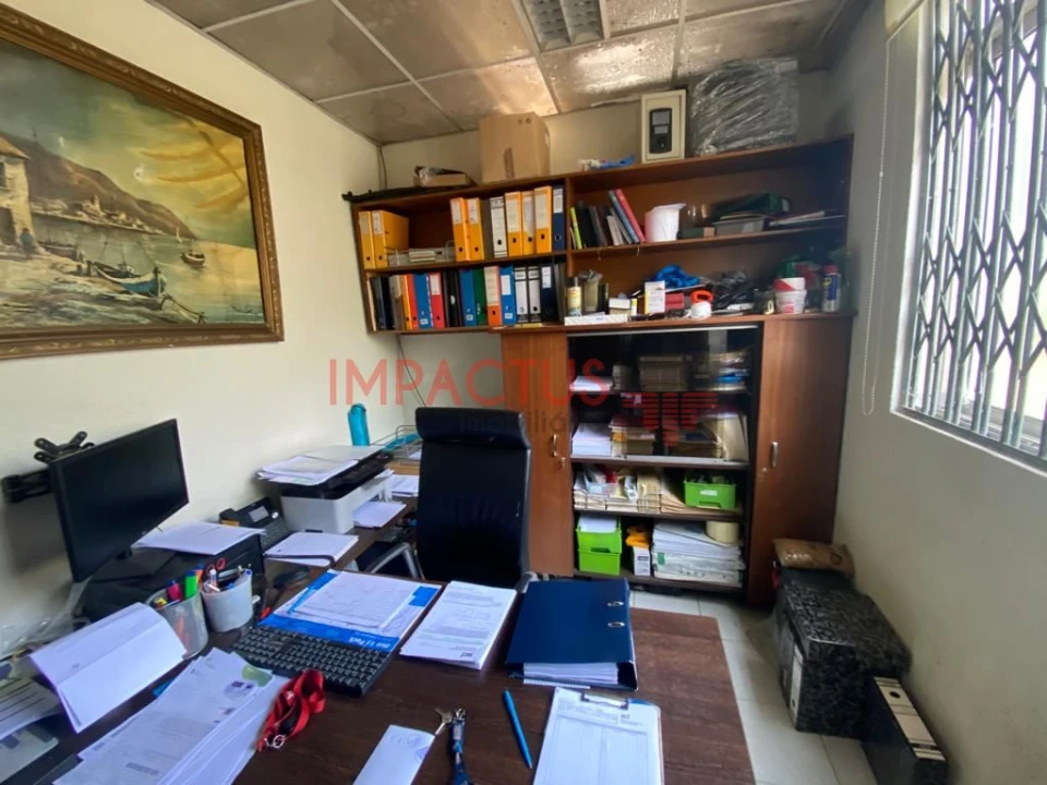 Moradia T10 para Venda em Castêlo da Maia Foto 28