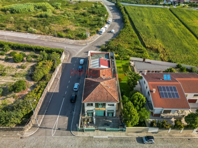 Moradia T10 para Venda em Castêlo da Maia Foto 3