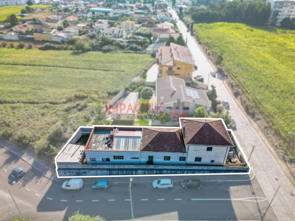 Moradia T10 para Venda em Castêlo da Maia Foto 1