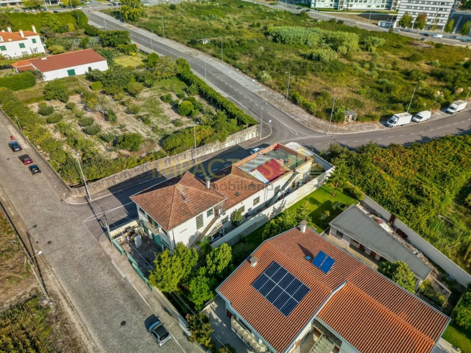 Moradia T10 para Venda em Castêlo da Maia Foto 4