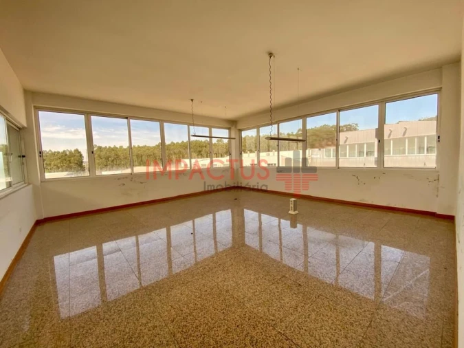 Loja para Arrendamento em Bougado (São Martinho e Santiago) Foto 9