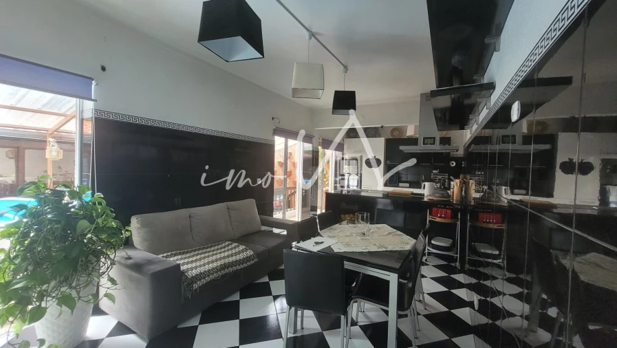 Moradia T4 para Venda em Tavarede Foto 5