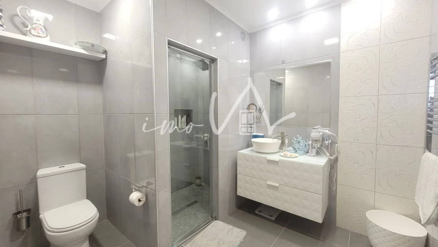 Moradia T4 para Venda em Tavarede Foto 13