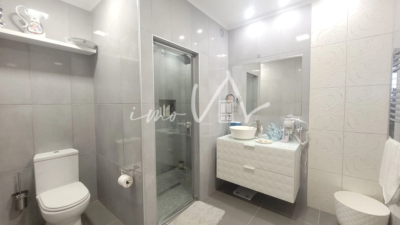 Moradia T4 para Venda em Tavarede Foto 13