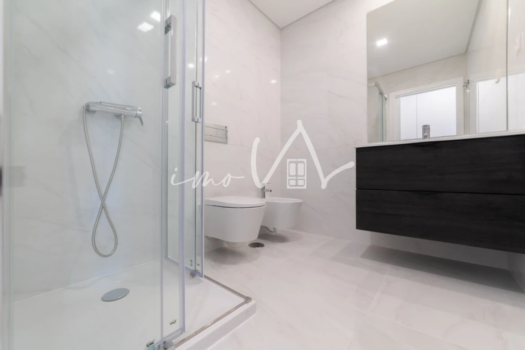 Moradia T4 para Venda em Tavarede Foto 23