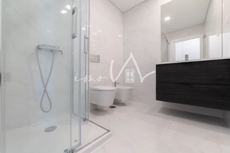 Moradia T4 para Venda em Tavarede Foto 23