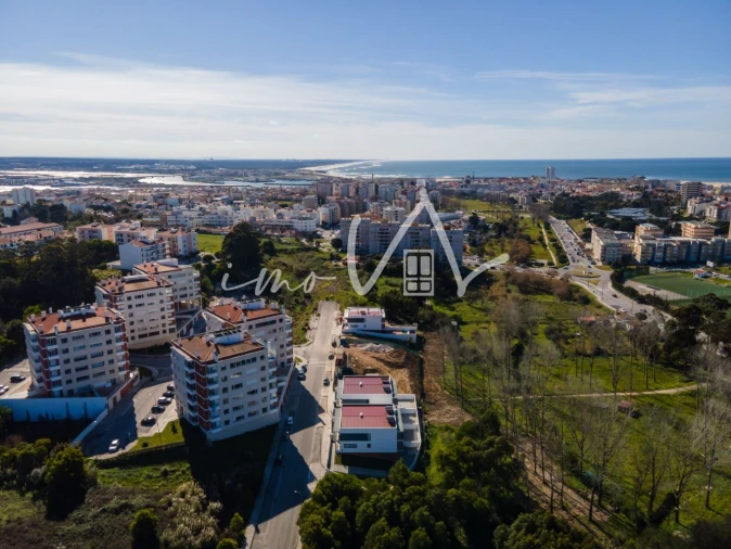 Moradia T4 para Venda em Tavarede Foto 12