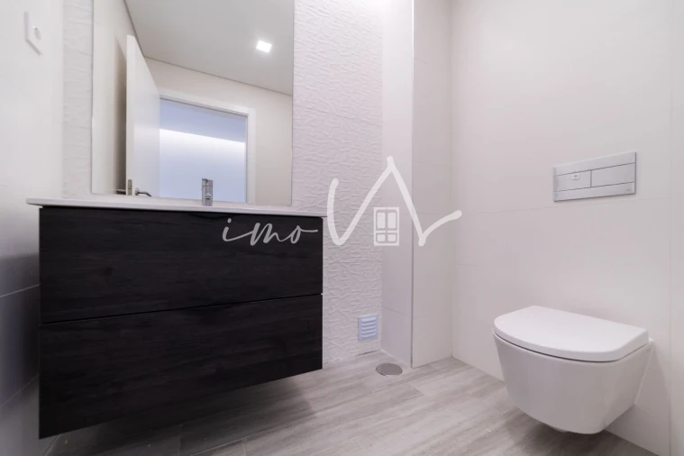 Moradia T4 para Venda em Tavarede Foto 20