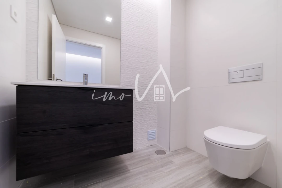 Moradia T4 para Venda em Tavarede Foto 20