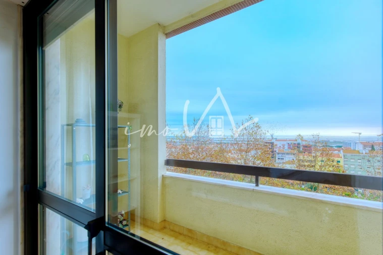 Apartamento T3 para Venda em Póvoa de Santa Iria e Forte da Casa Foto 23