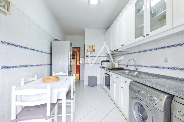 Apartamento T3 para Venda em Póvoa de Santa Iria e Forte da Casa Foto 9