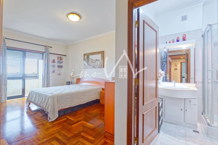 Apartamento T3 para Venda em Póvoa de Santa Iria e Forte da Casa Foto 16