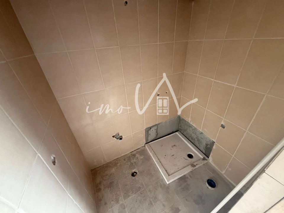 Moradia T1 para Venda em Tavarede Foto 6