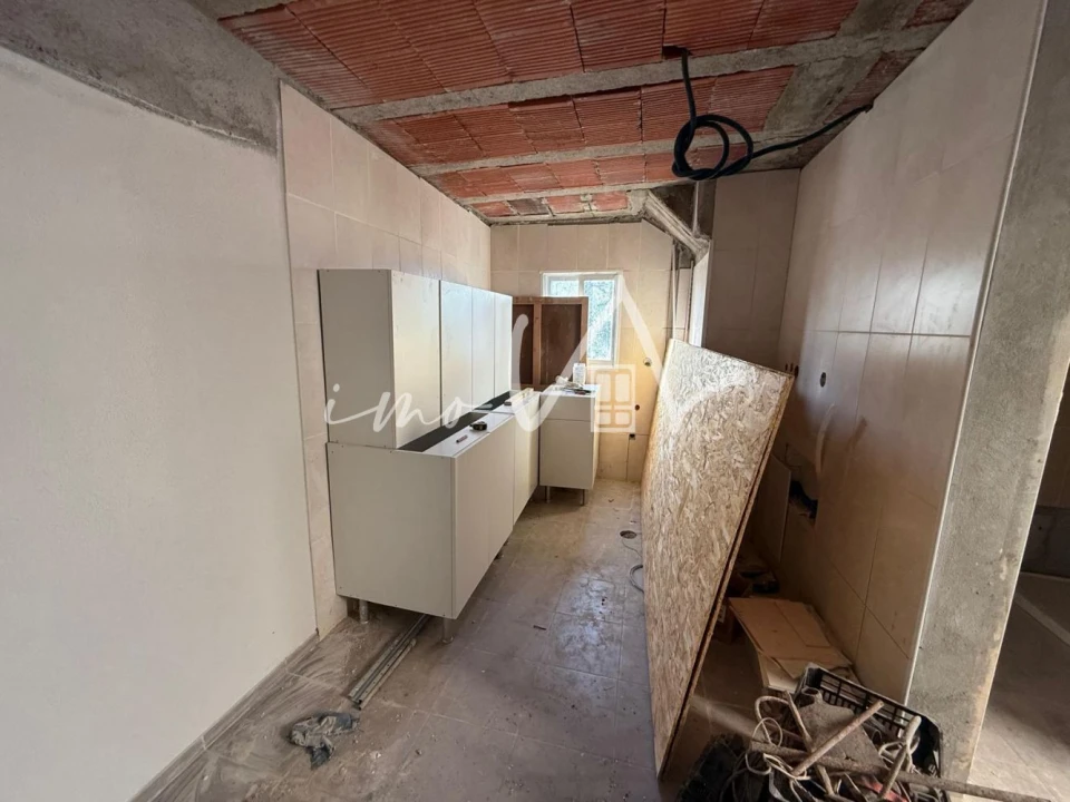 Moradia T1 para Venda em Tavarede Foto 8