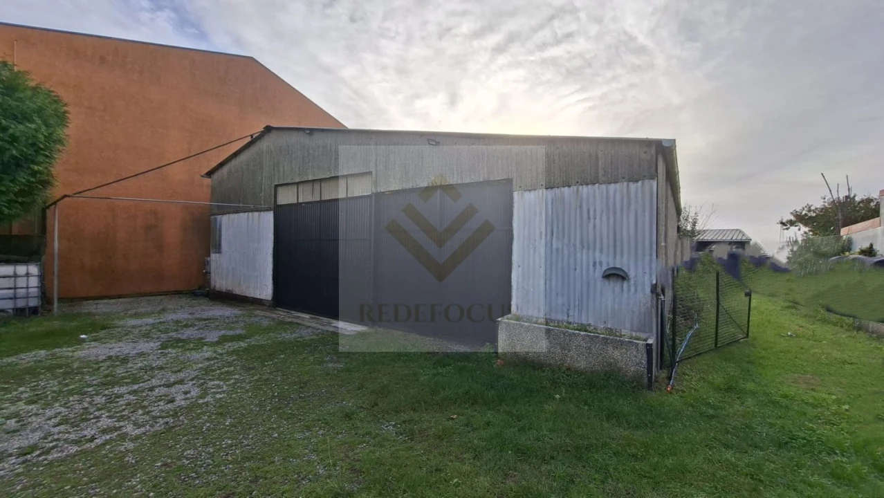 Terreno para Venda em Silvalde Foto 1