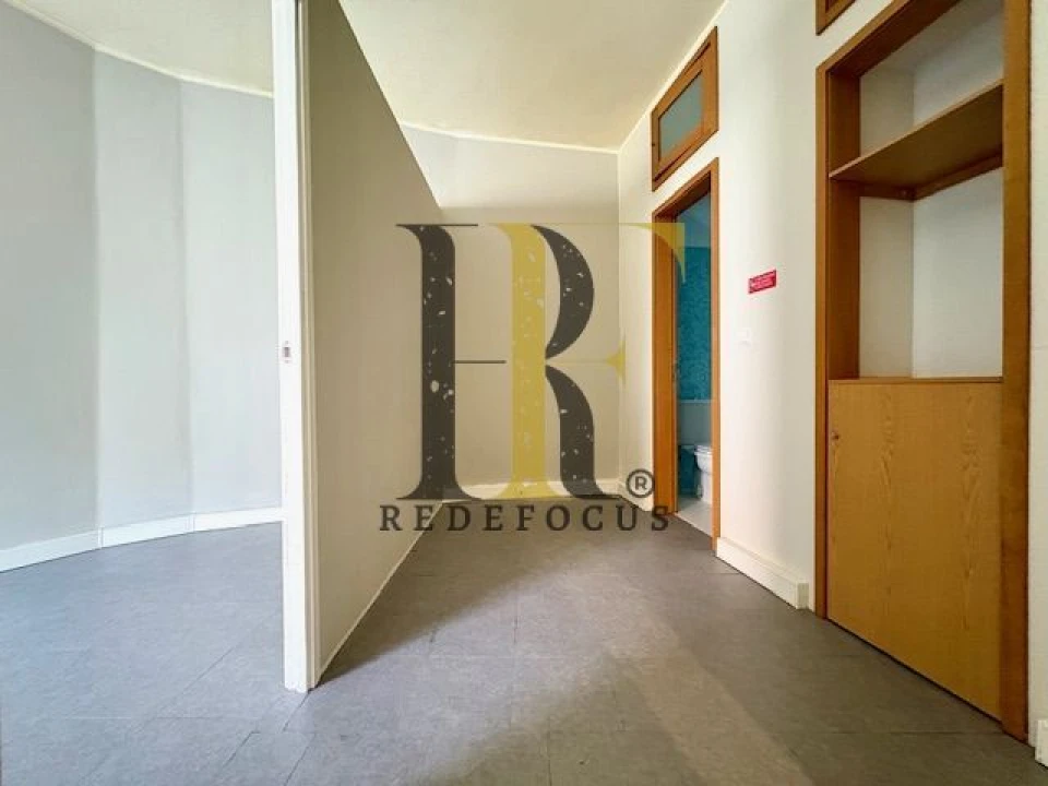 Loja para Arrendamento em Ovar, São João, Arada e São Vicente de Pereira Jusã Foto 1