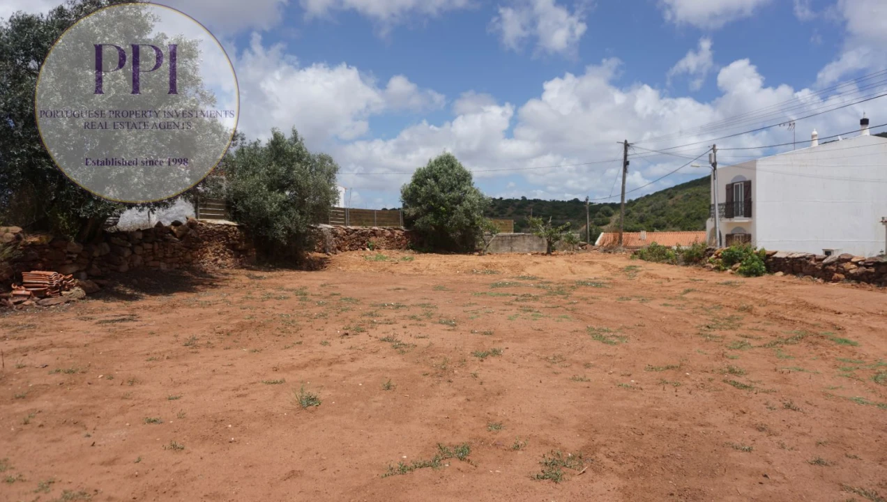 Terreno para Venda em Budens Foto 1