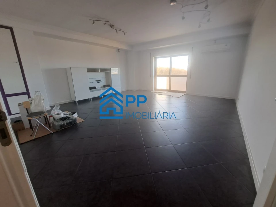 Apartamento T3 para Venda em São Mamede de Infesta e Senhora da Hora Foto 1