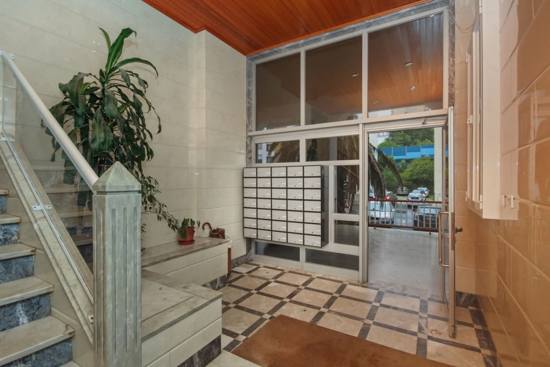 Apartamento T4 para Venda em Algueirão-Mem Martins Foto 29