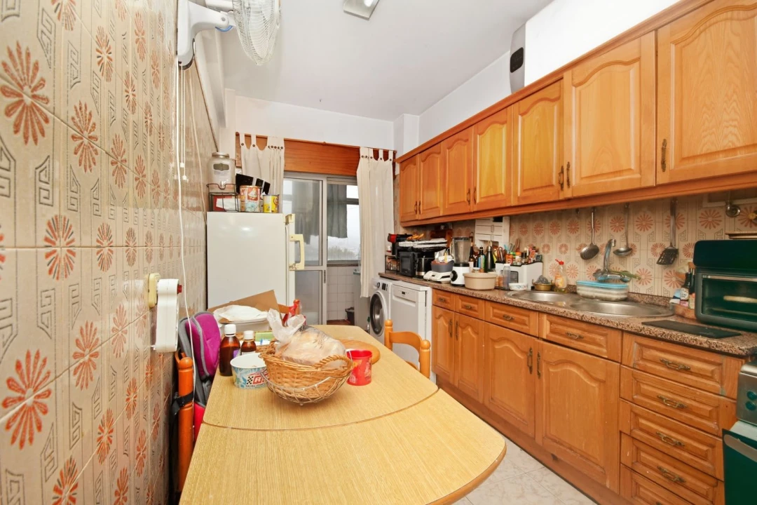 Apartamento T4 para Venda em Algueirão-Mem Martins Foto 5