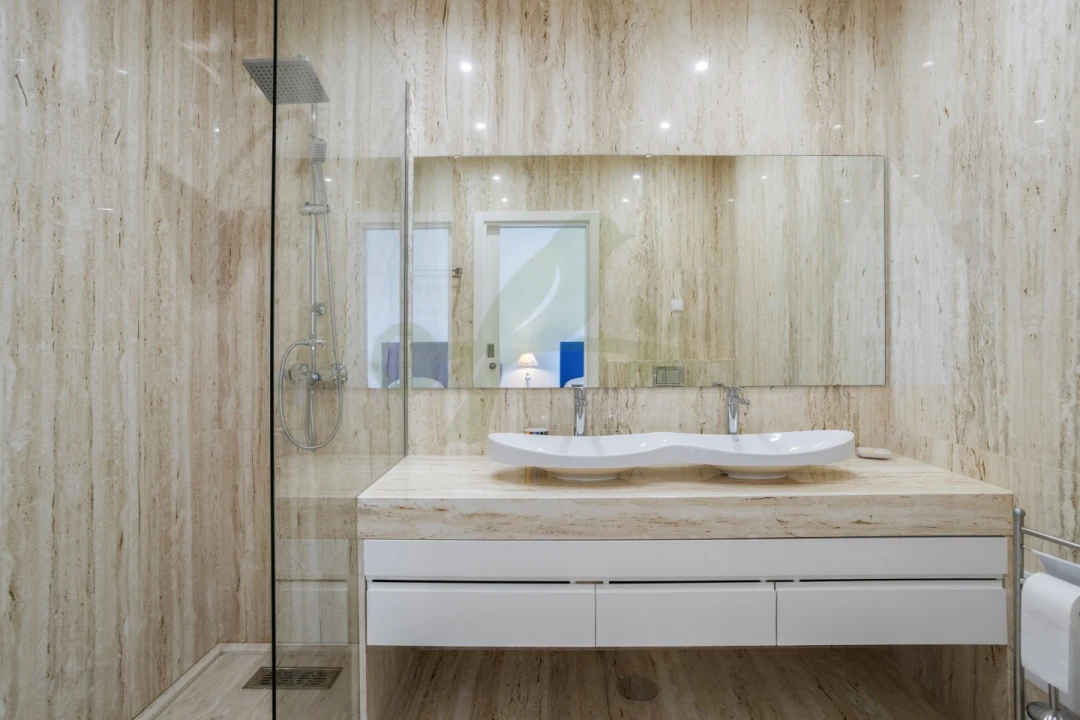 Moradia T4 para Venda em Quelfes Foto 34