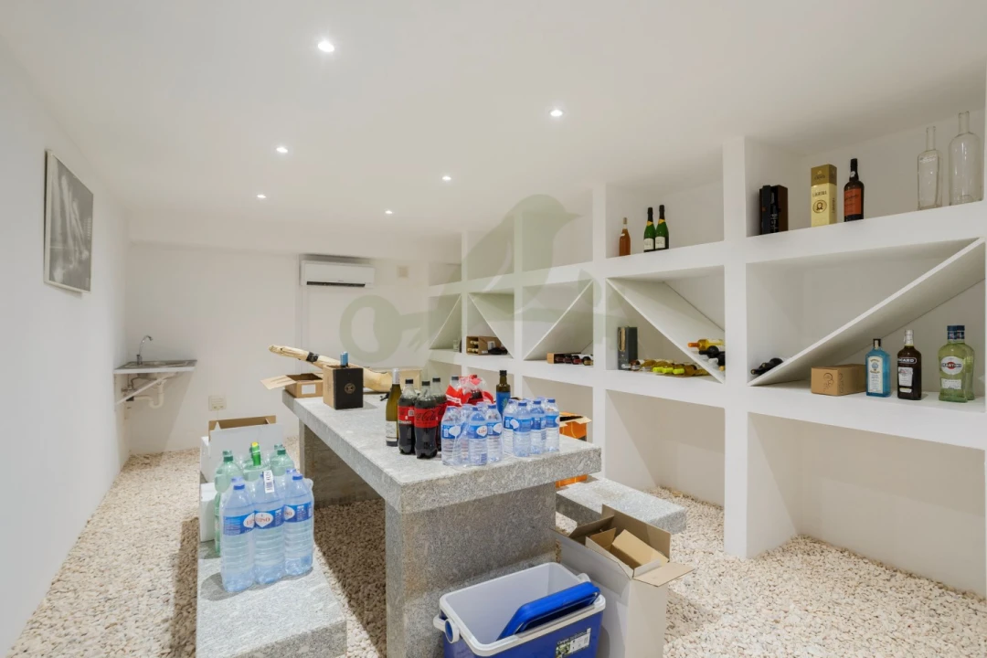 Moradia T4 para Venda em Quelfes Foto 38