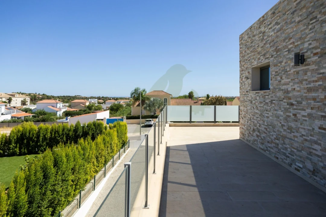 Moradia T4 para Venda em Quelfes Foto 41