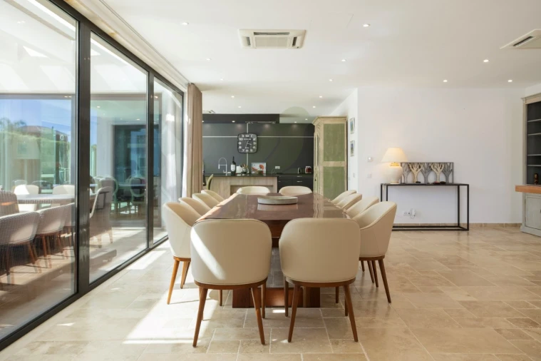 Moradia T4 para Venda em Quelfes Foto 13