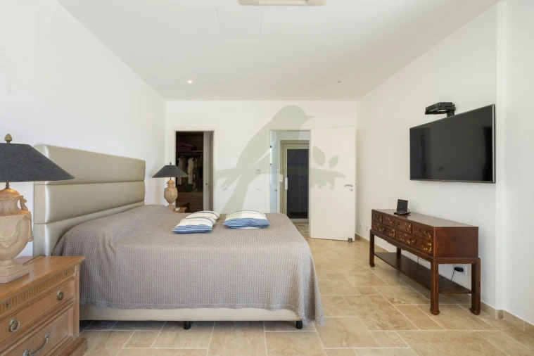 Moradia T4 para Venda em Quelfes Foto 23