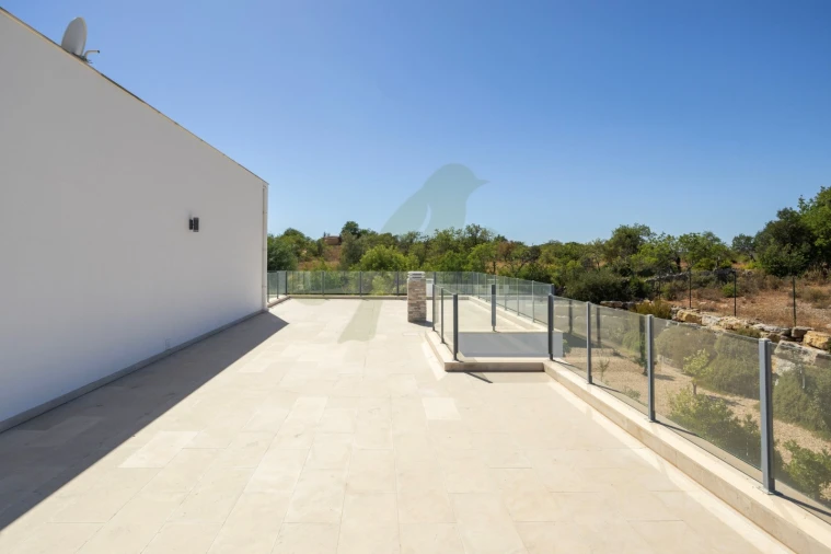 Moradia T4 para Venda em Quelfes Foto 40