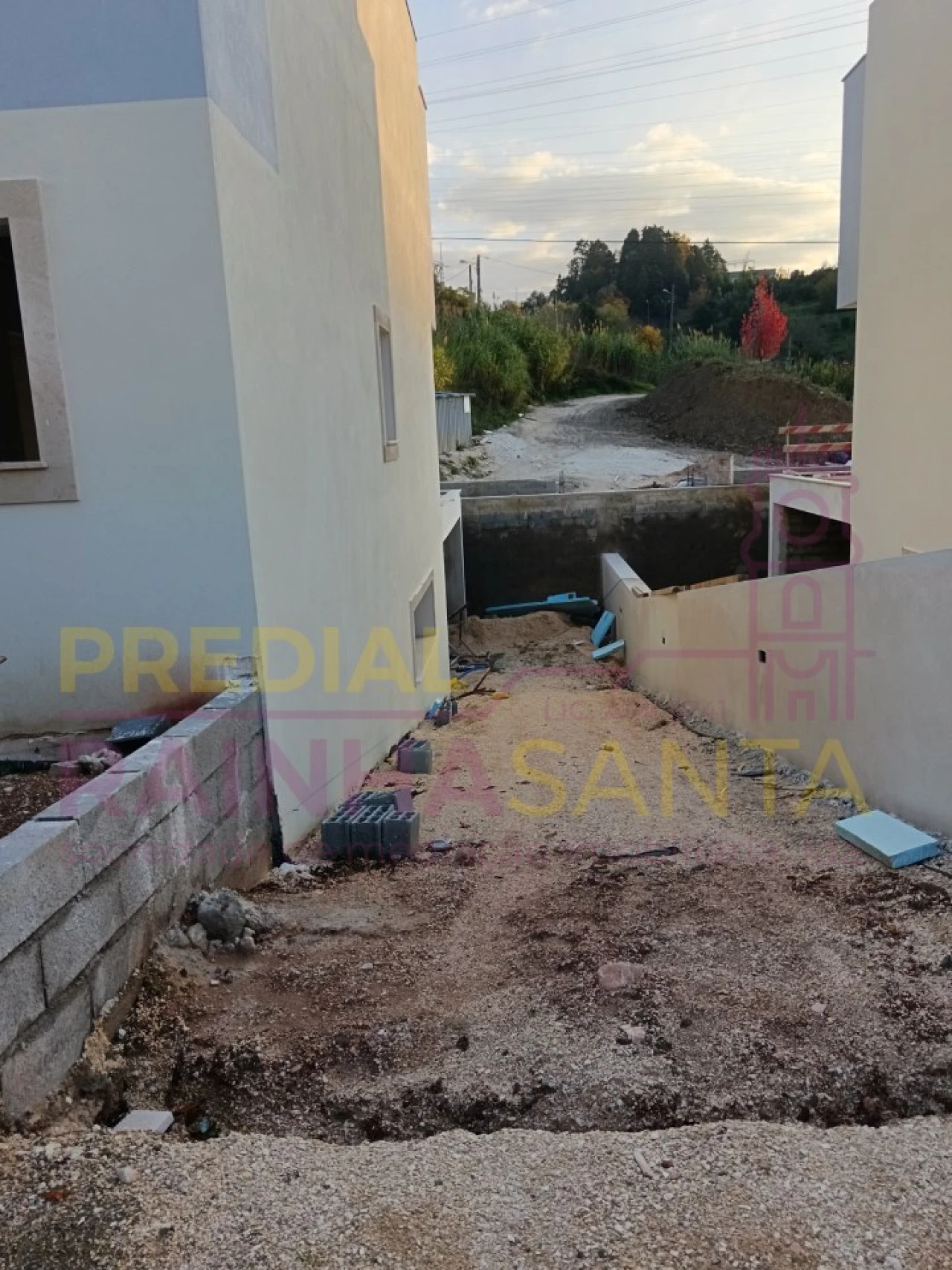 Moradia T4 para Venda em Santa Clara e Castelo Viegas Foto 2