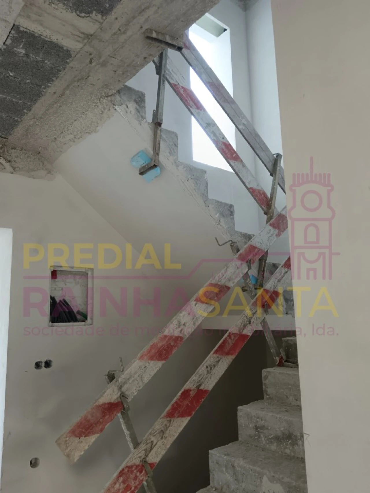 Moradia T4 para Venda em Santa Clara e Castelo Viegas Foto 4