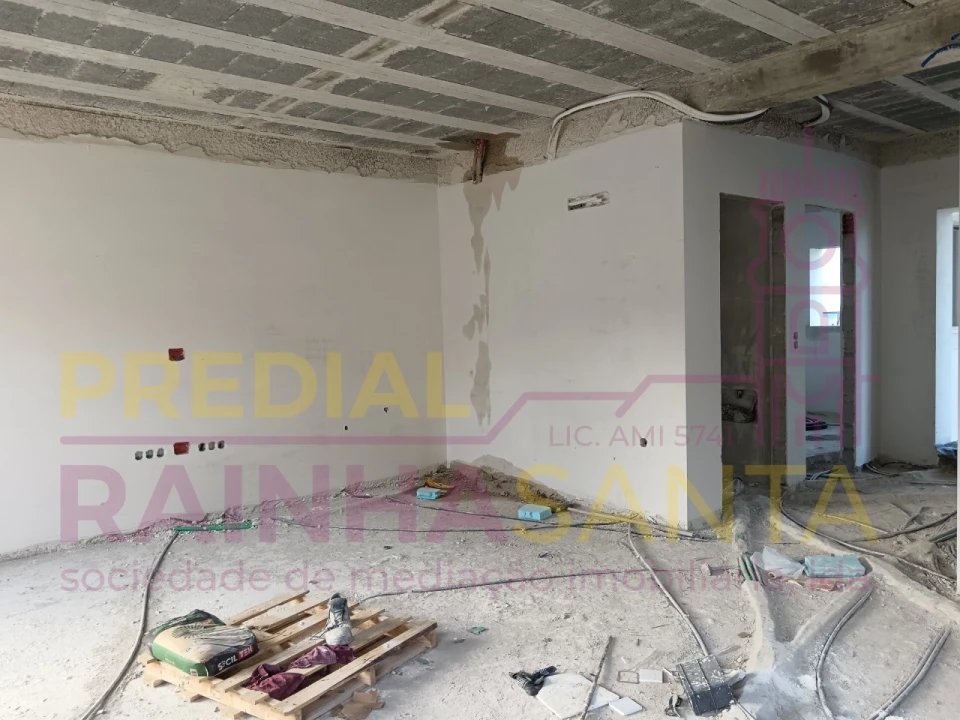 Moradia T4 para Venda em Santa Clara e Castelo Viegas Foto 16