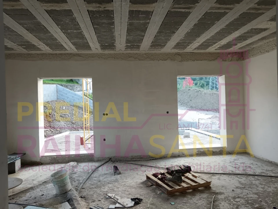 Moradia T4 para Venda em Santa Clara e Castelo Viegas Foto 20