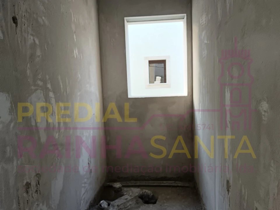 Moradia T4 para Venda em Santa Clara e Castelo Viegas Foto 18