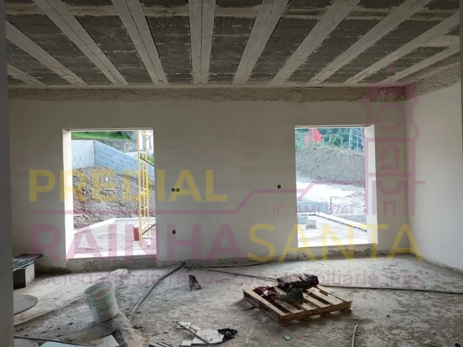 Moradia T4 para Venda em Santa Clara e Castelo Viegas Foto 20