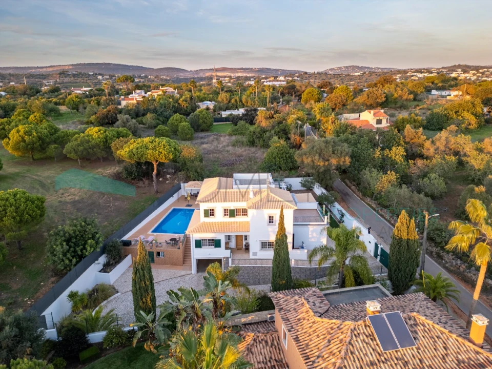 Moradia T3 para Venda em Quarteira Foto 1