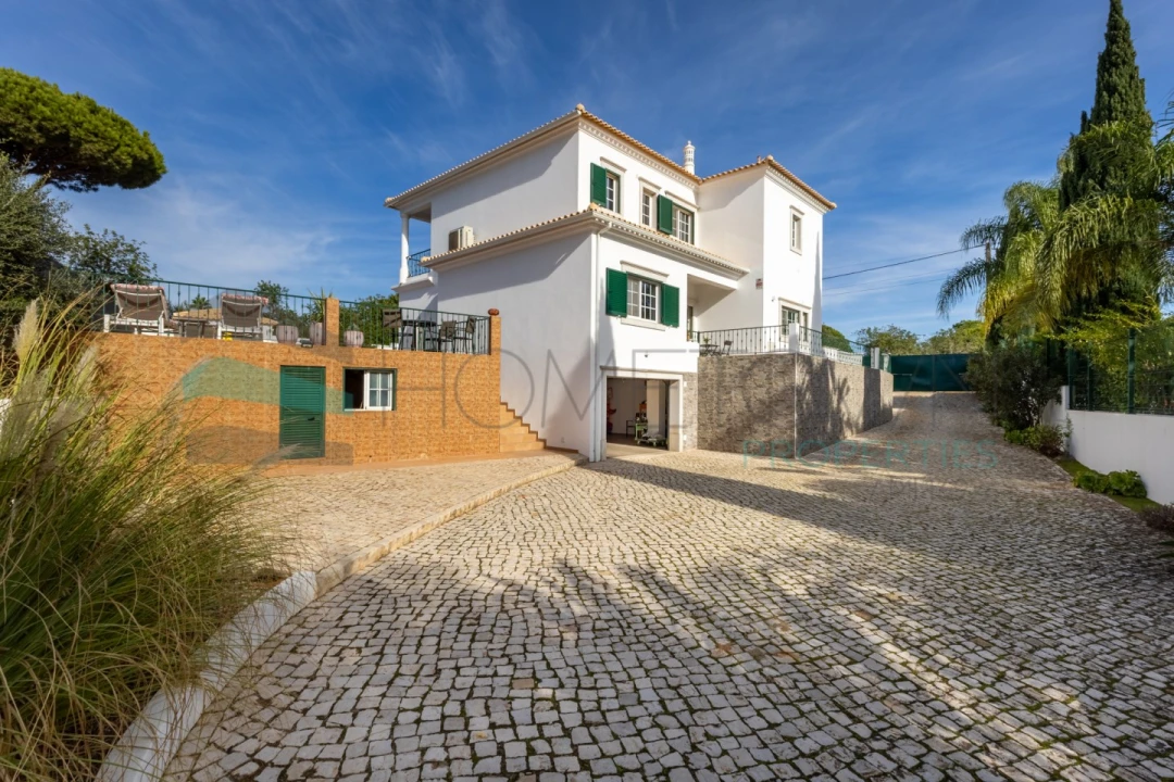 Moradia T3 para Venda em Quarteira Foto 9