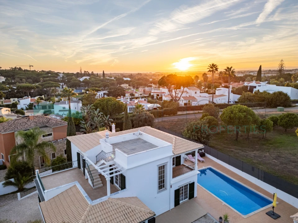 Moradia T3 para Venda em Quarteira Foto 73